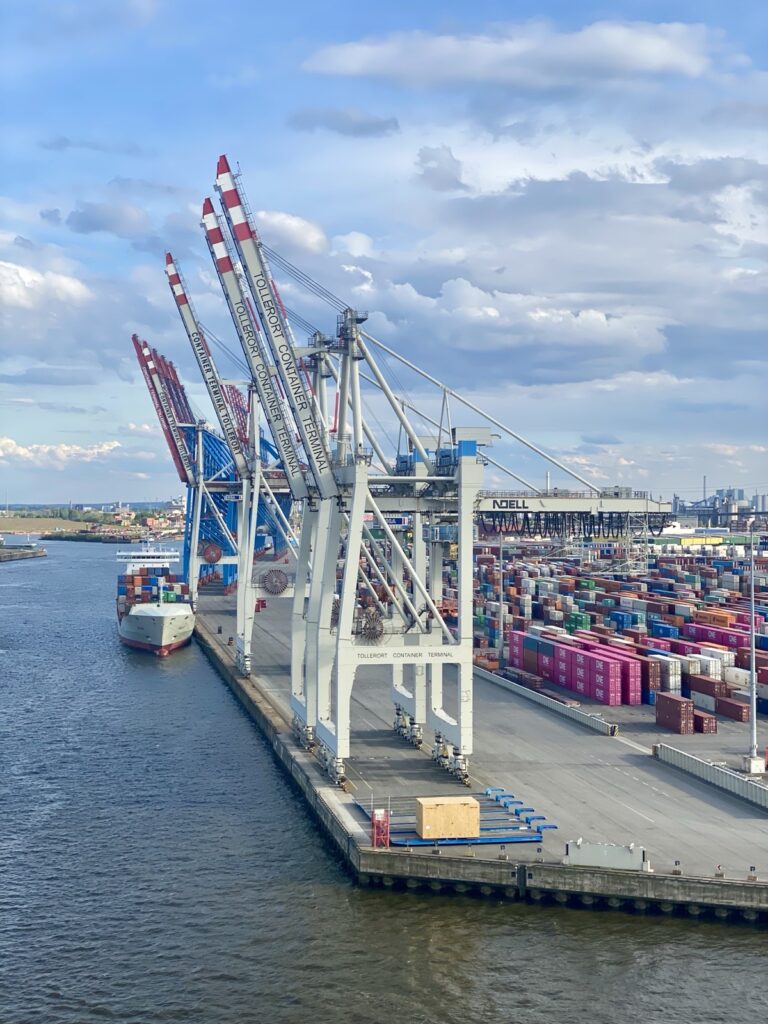 Blick auf den Hafen von Hamburg