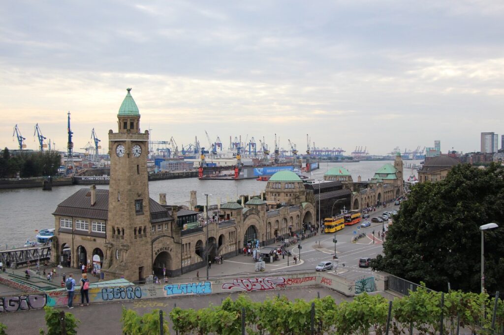 St. Pauli Landungsbrücken in Hamburg
