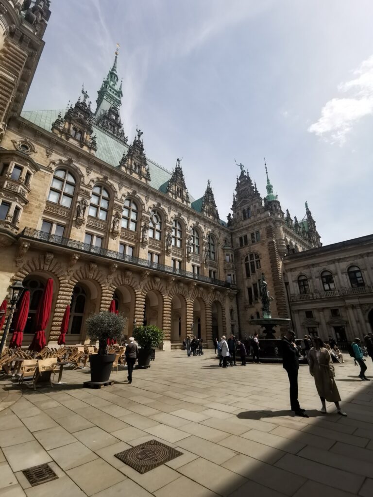 Rathaus Hamburg von außen