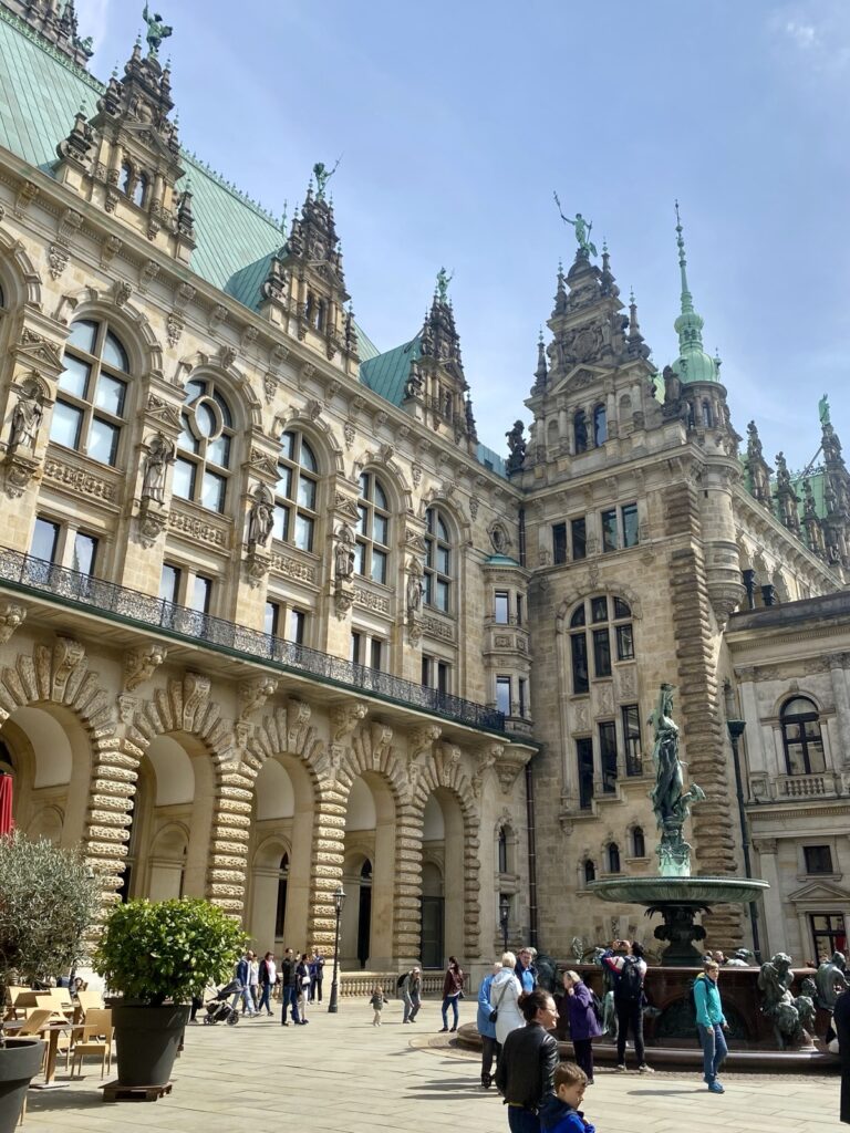 Rathaus Hamburg von außen