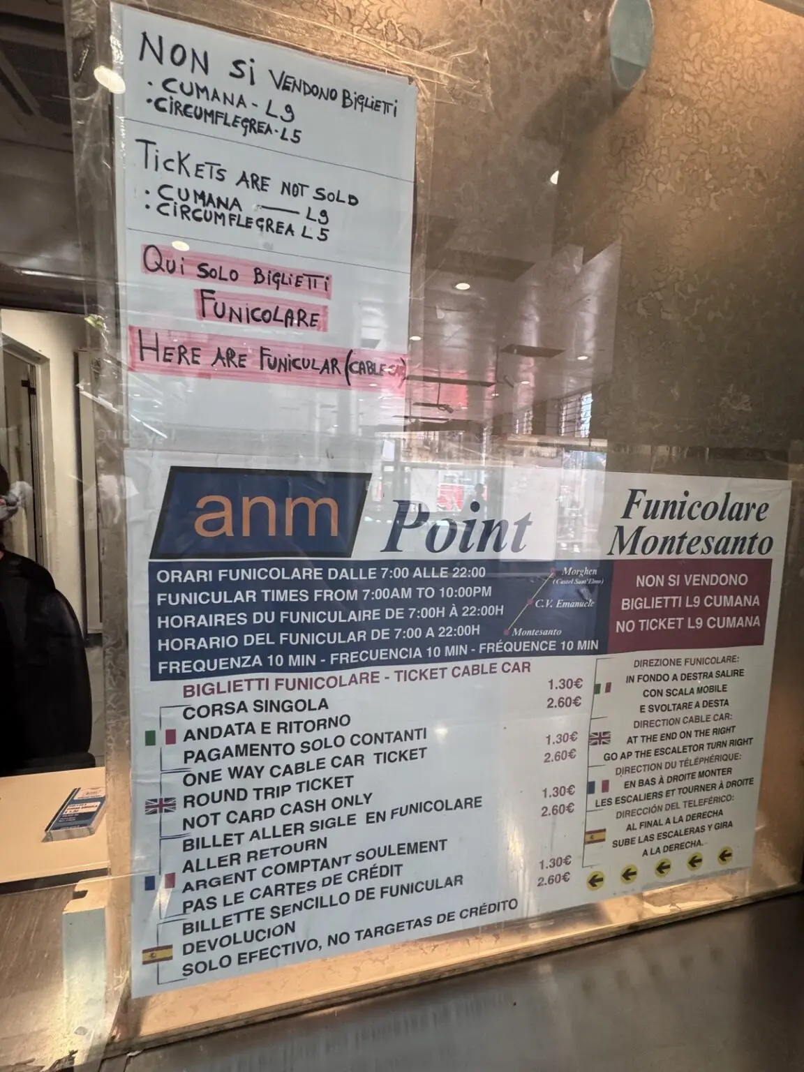 Hinweis Ticketkauf für Standseilbahn in Neapel