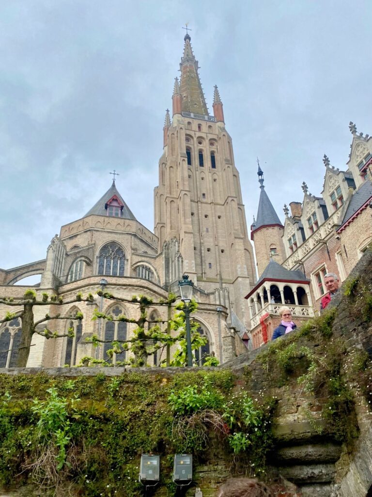 Liebfrauenkirche Brügge von aussen