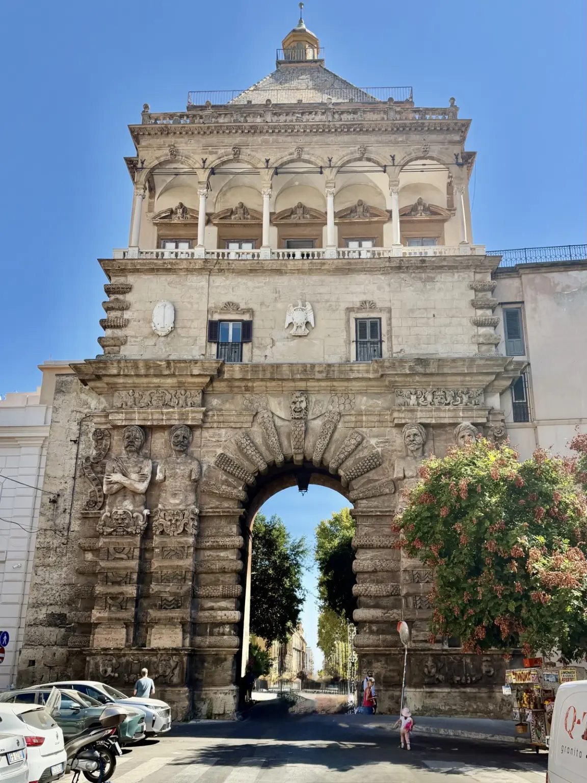 Historisches Stadttor Palermo