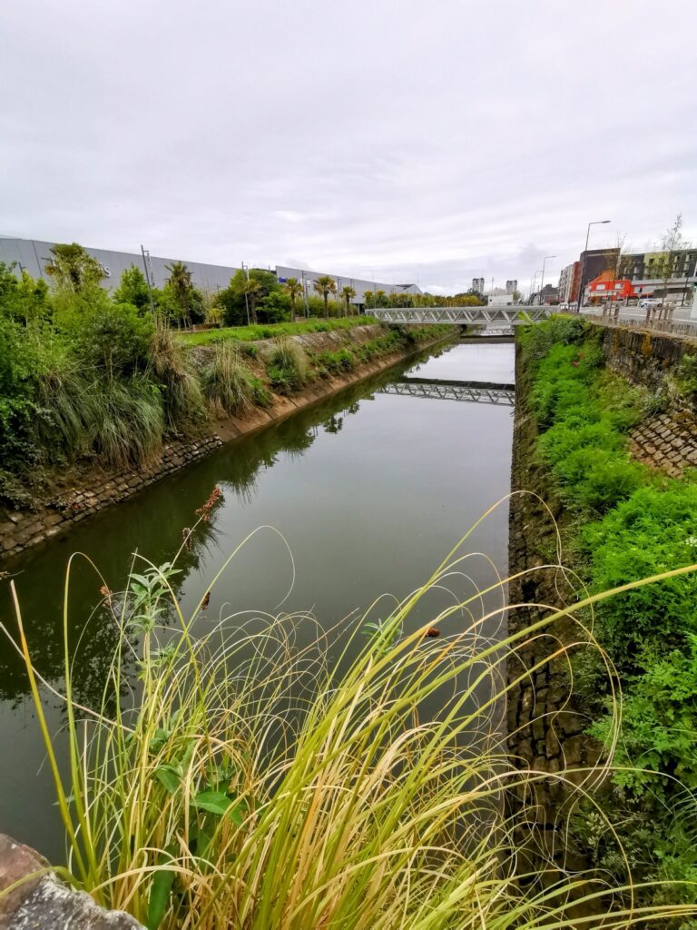 Blick auf La Divette Kanal in Cherbourg