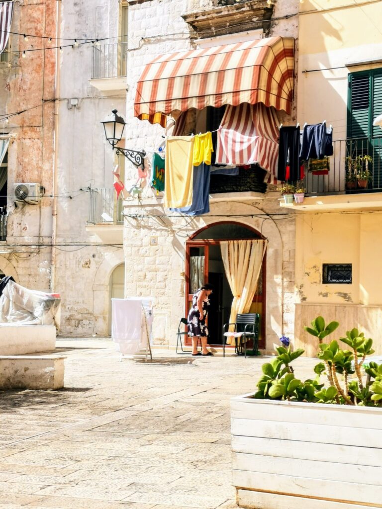 Largo Albicocca - Piazza degli Innamorati in Bari