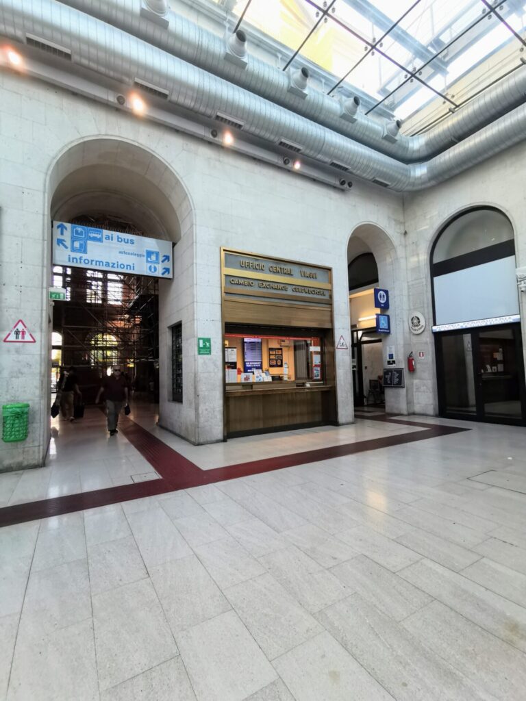 Bahnhof Triest von innen