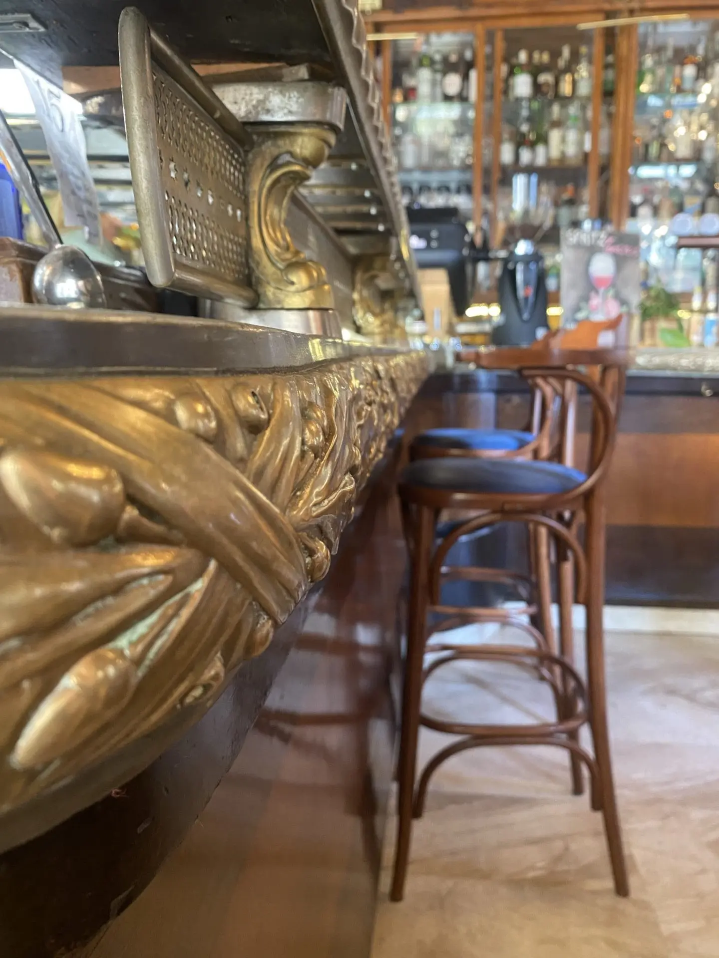 Kaffee in Triest von innen