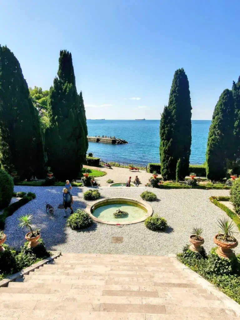 Garten vom  Castello di Miramare in Triest