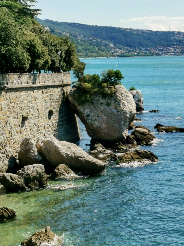 Ausblick vom Castello di Miramare in Triest