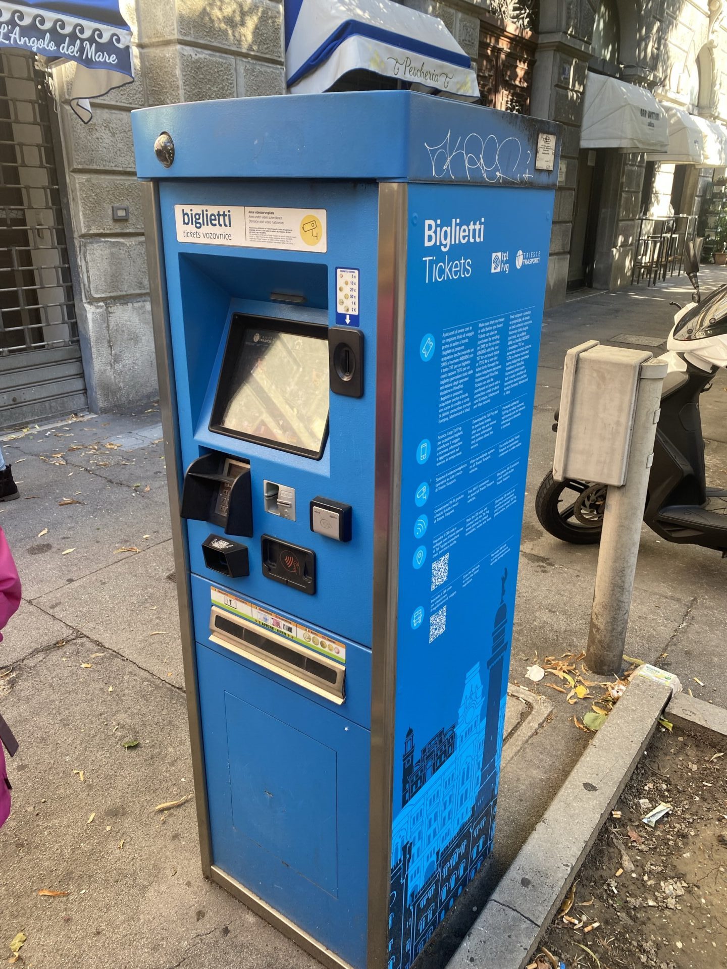 Ticketautomat für Busfahrkarten in Triest