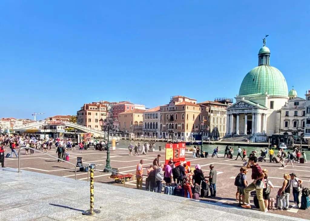 Ausgang Bahnhof Venedig