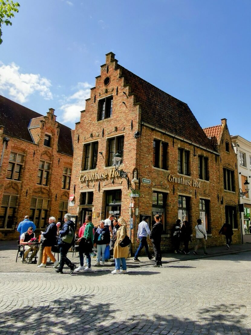 Historischer Kaffee by Gruuthuse Hof in Brügge