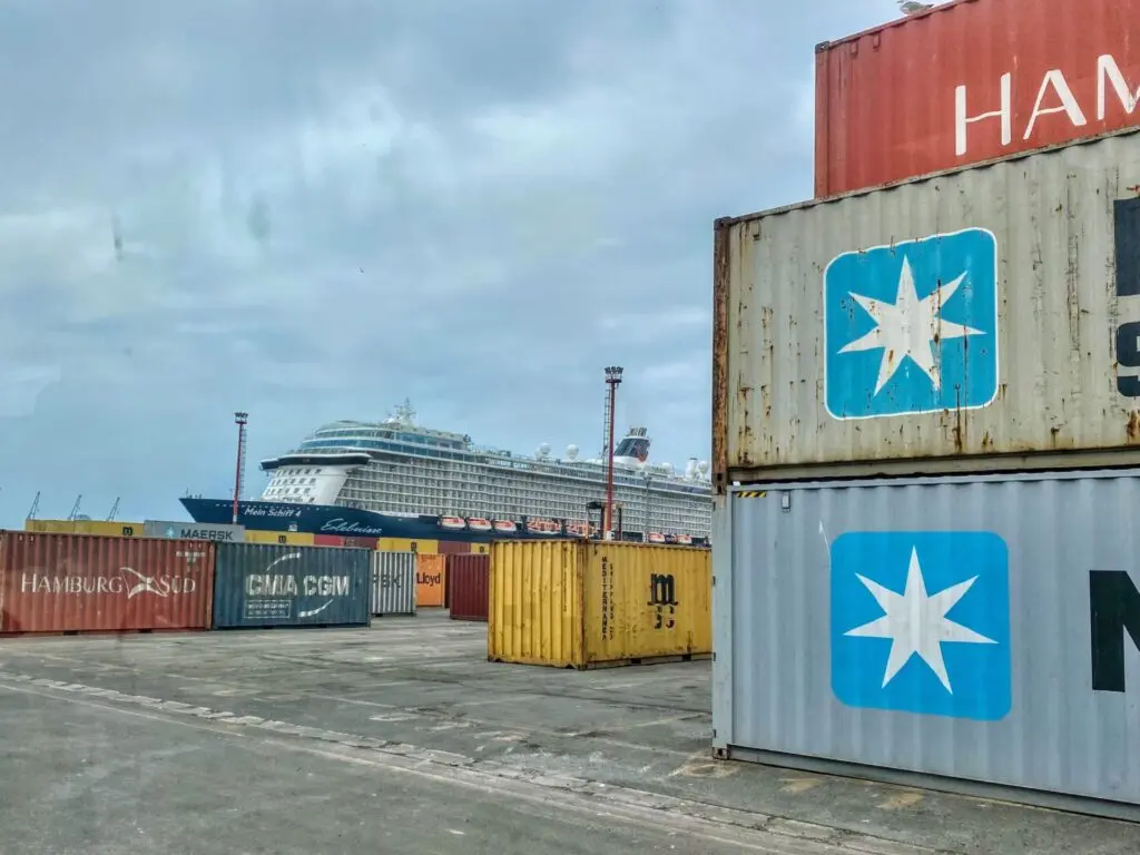 Kanaren Mittelmeer Marokko Agadir Hafen Industrie Boote Busse
