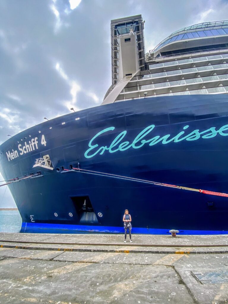 Mein Schiff 4 im Hafen von Agadri