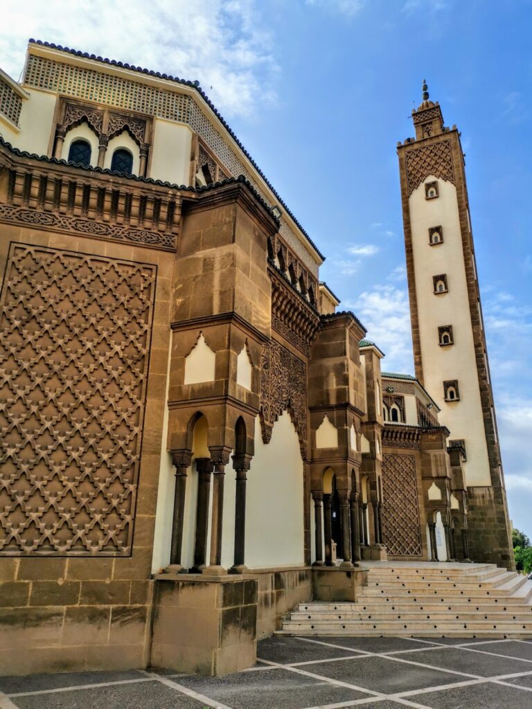 Mohamed V Mosque in Agadir von außen