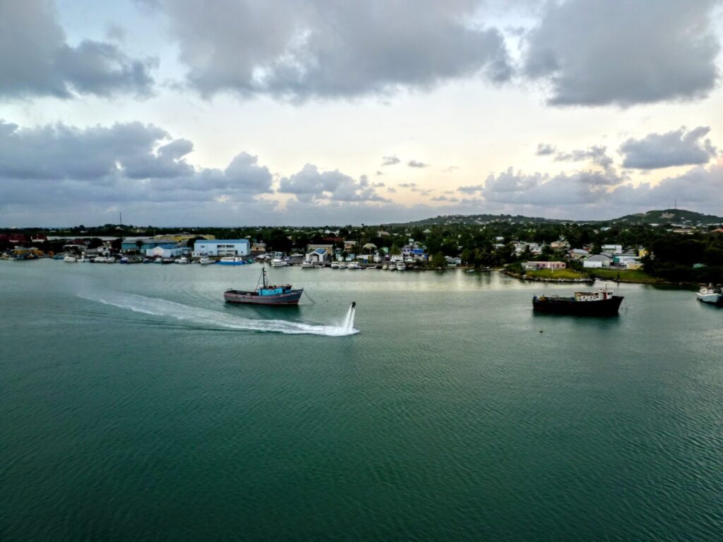 Hafen von Saint Johns auf Antigua 