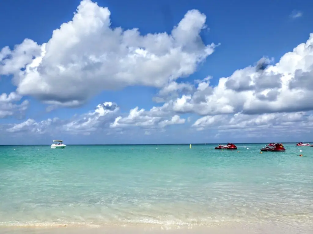 Türkises Meer auf Aruba 