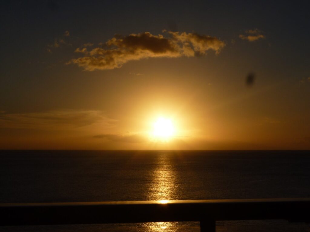 Sonnenuntergang am Meer in der Karibik