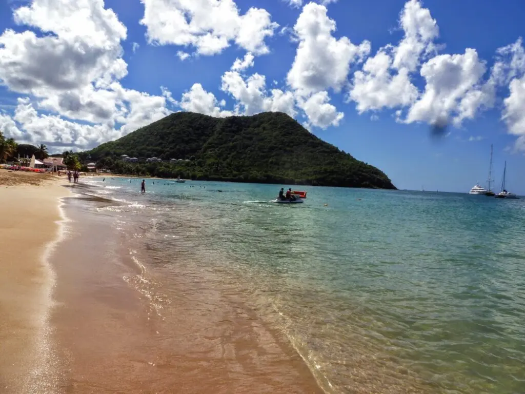 Karibik St. Lucia Castries Strand Meer Berge Natur