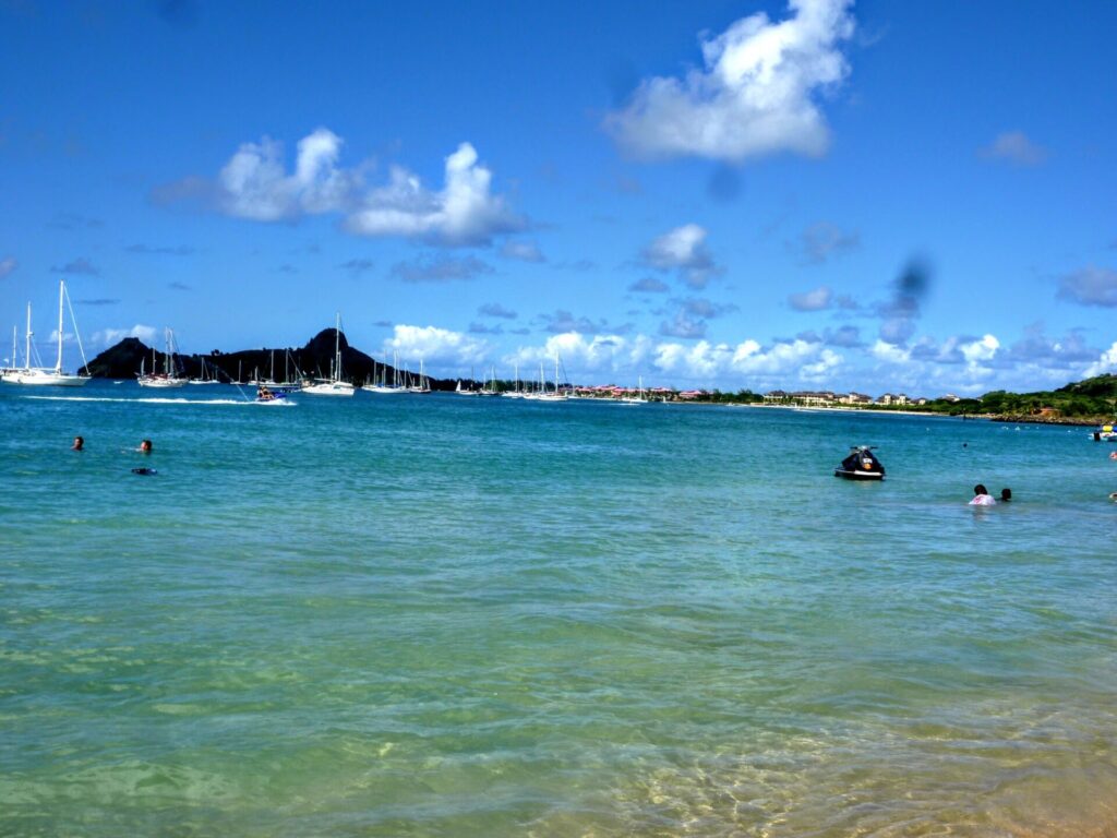 Karibik St. Lucia Castries Strand Meer Berge Natur