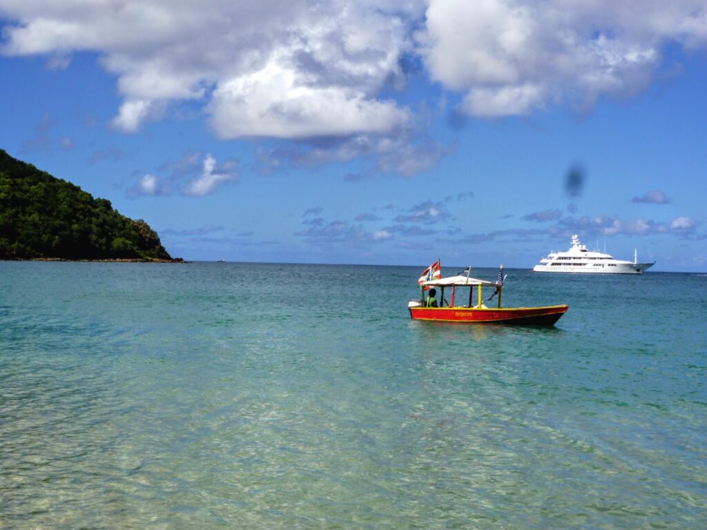 Karibik St. Lucia Castries Strand Meer Berge Natur