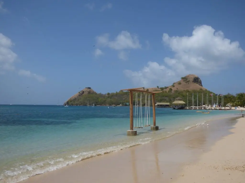 Karibik St. Lucia Castriees Strand Meer Natur Berge
