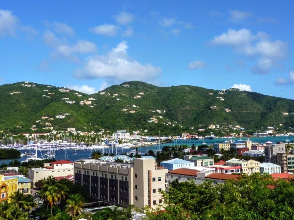 Blick auf Road Town Tortola
