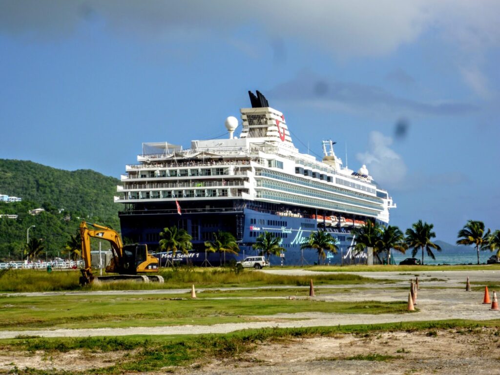 Mein Schiff am Hafen von Road Town Tortola