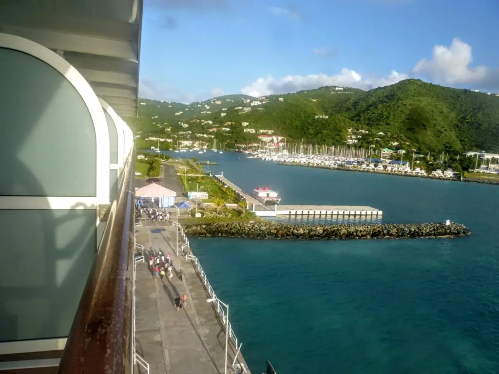 Blick auf das Pier von Road Town Tortola