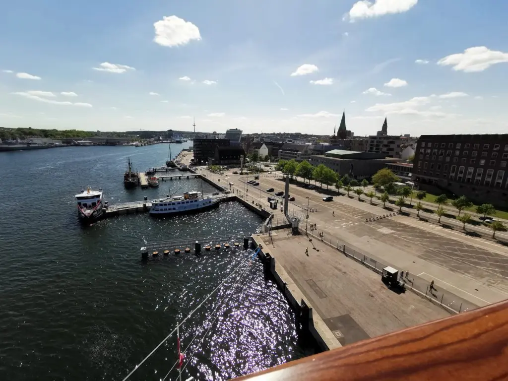 Deutschland Kiel Hafen Meer Schiffe View Nacht Bruecke Kiel Ostseekai