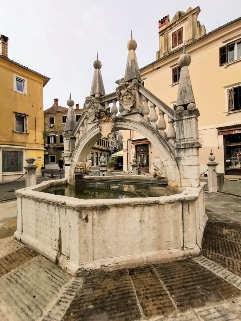  Da Ponte Fountain in Koper