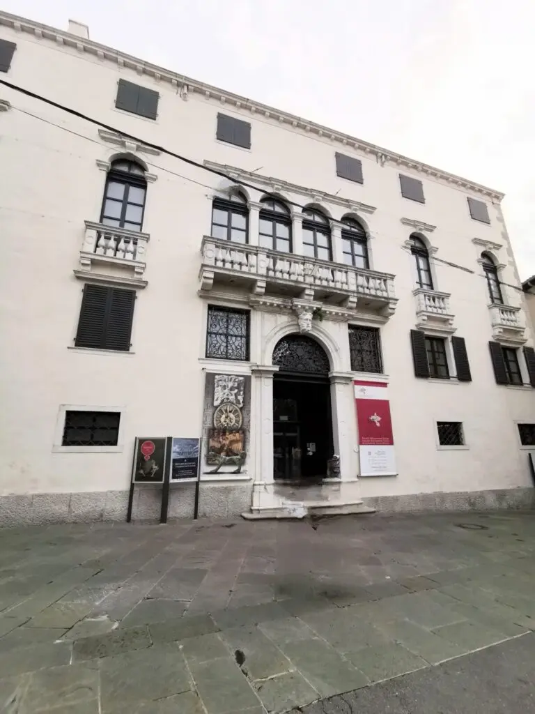 Tourist-Informationszentrum  im Prätorenpalast in Koper