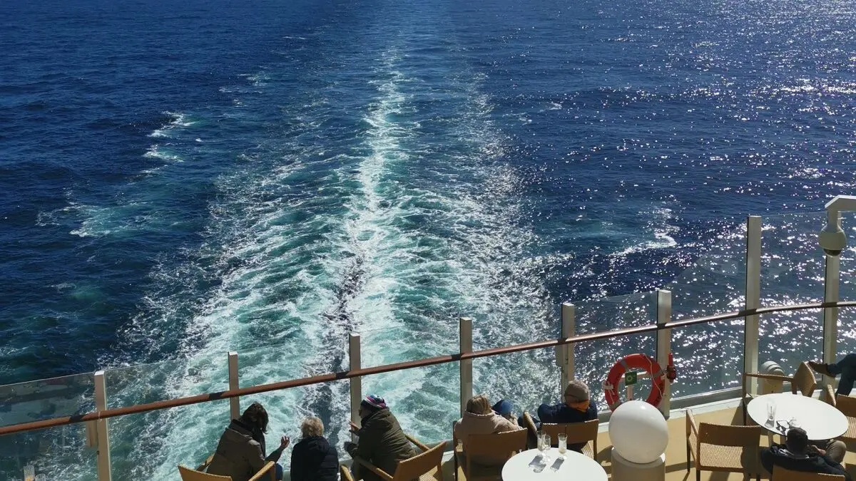 Heckenwelle von einem Kreuzfahrtschiff