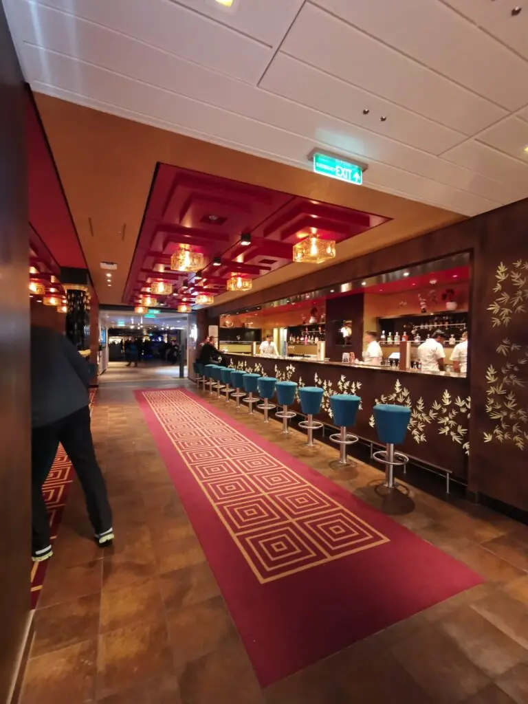 Bar auf einem Kreuzfahrtschiff