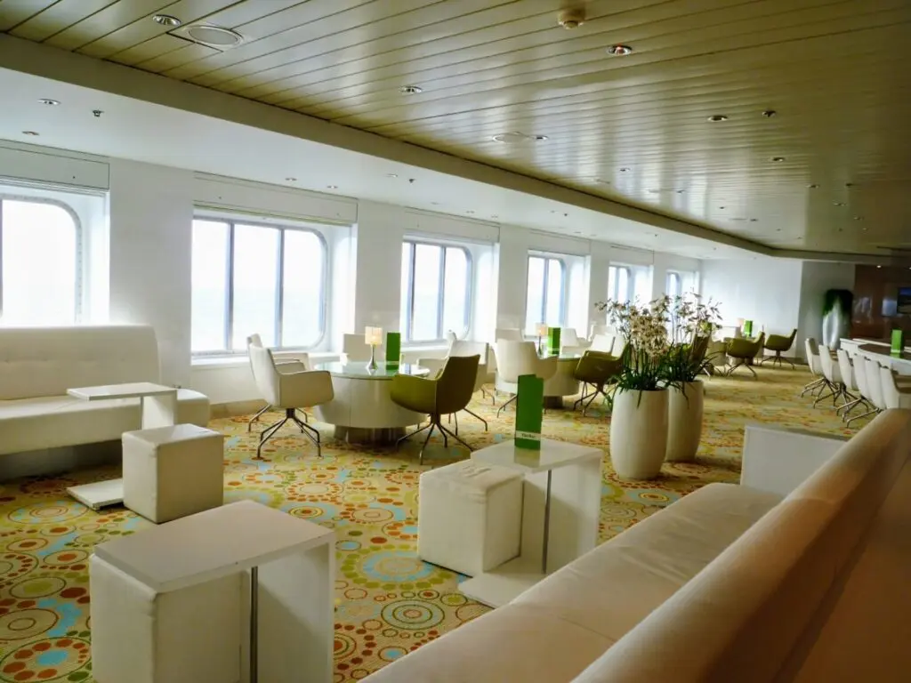Bar auf einem Kreuzfahrtschiff