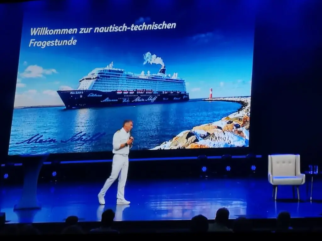 Fragestunde Kapitän auf Kreuzfahrtschiff