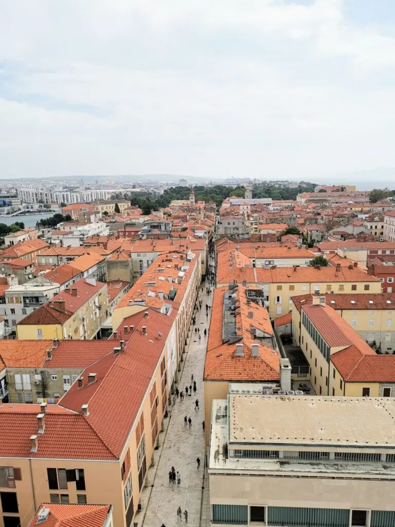 Blick auf die Stadt Zadar vom Glockenturm