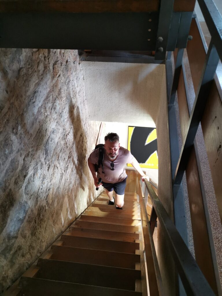 Treppe zur Aussichtsplattform im Captain's tower in Zadar
