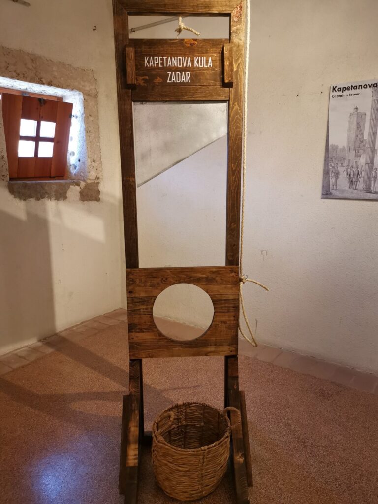 Ausstellung iim Captain's tower in Zadar