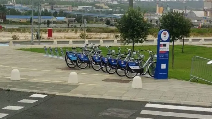 Verleihstation für Fahrräder am Hafen Zadar