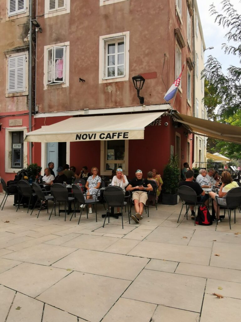 Café am  Petra Zoranica Platz 