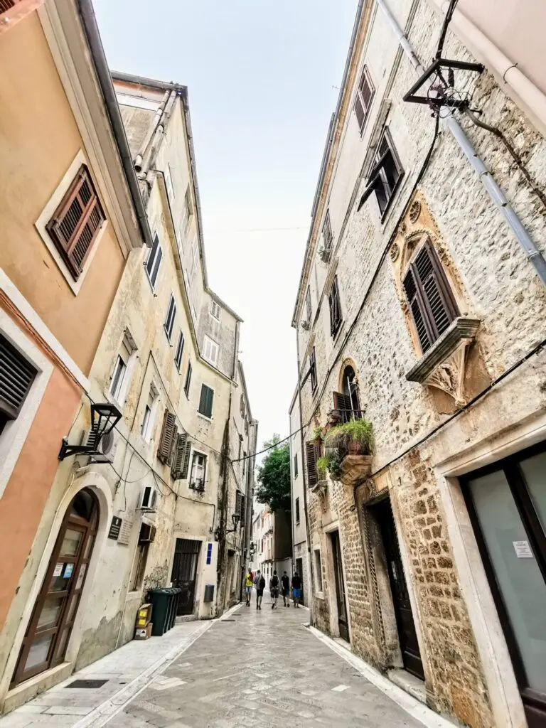 Lange Gasse in der Altstadt von Zadar