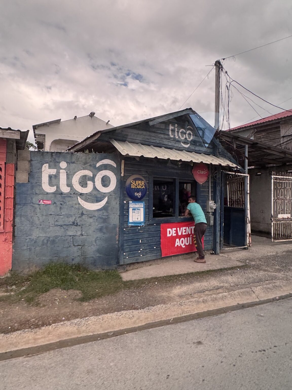 Roatan Honduras blaues Holzhaus