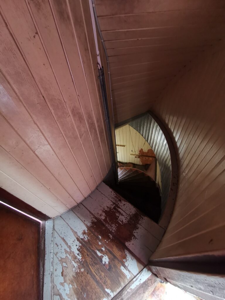 Treppe  im Leuchtturm Alnes Fyr