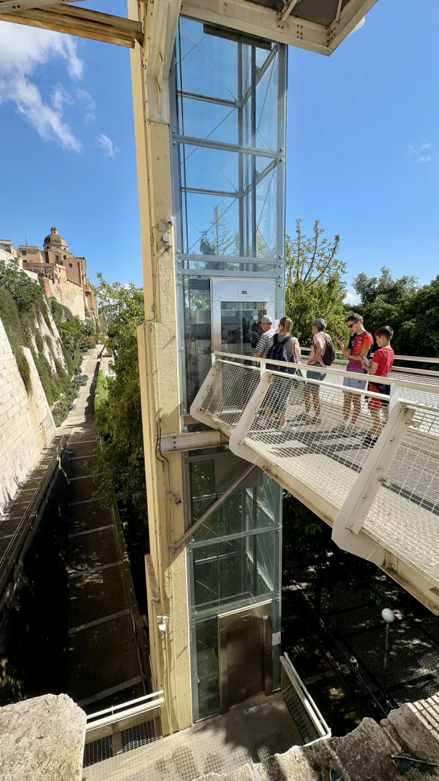 Lift zu Bastione di Saint Remy in Cagliari