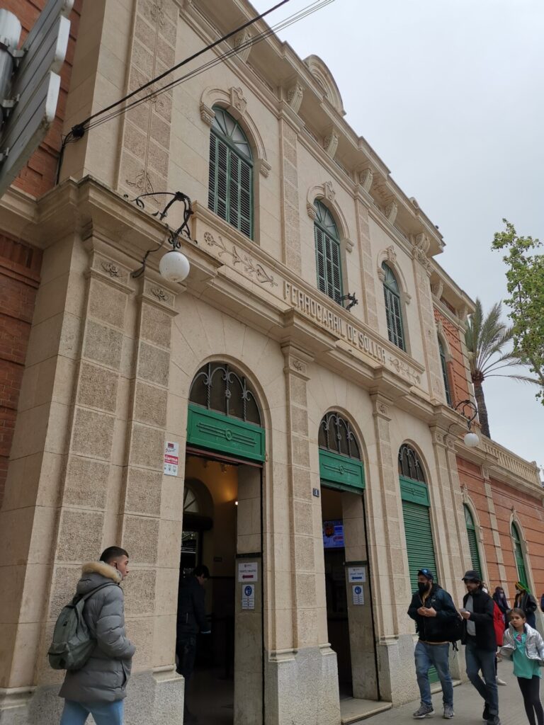 Eingang Bahnhof Train de Soller