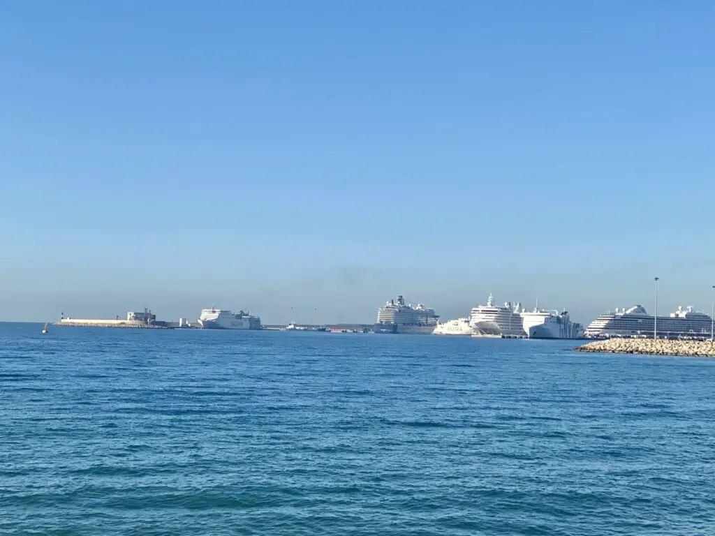 Kreuzfahrthafen Mallorca mit mehreren Kreuzfahrtschiffen
