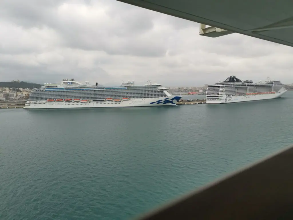 Kreuzfahrthafen Mallorca mit zwei Kreuzfahrtschiffe