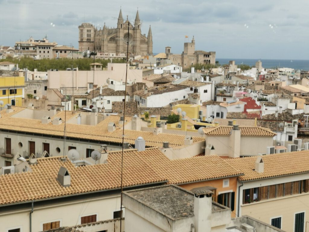 Blick auf die Stadt Mallorca mit Kathedrale