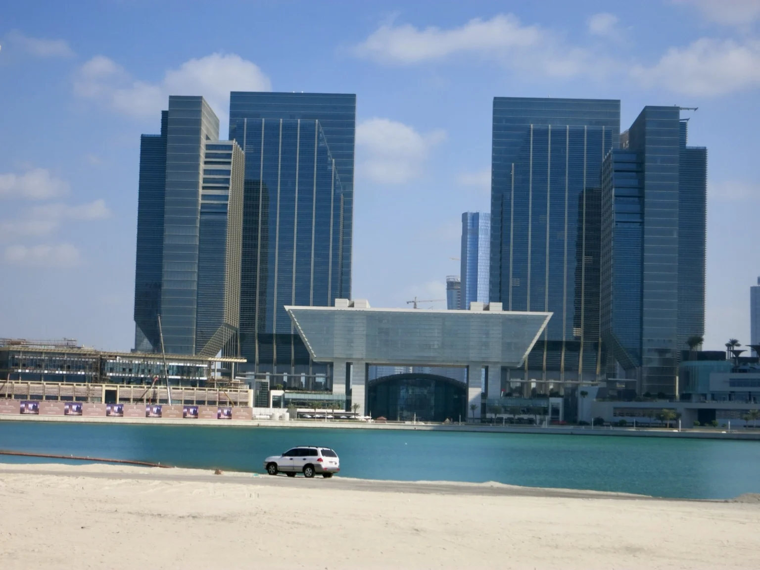 Blick auf die Skyline von Abu Dhabi